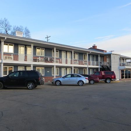 Midtown Western Inn - Карни Экстерьер фото
