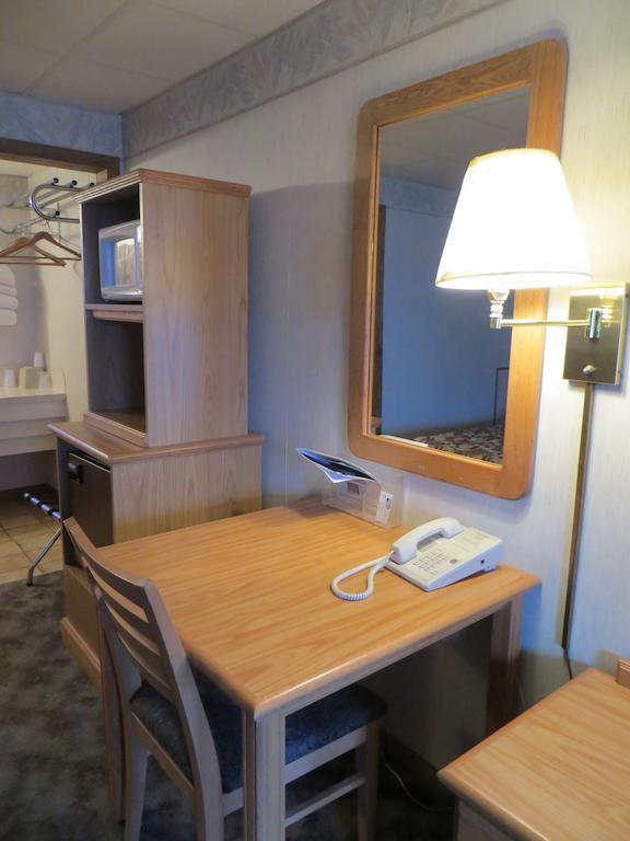 Midtown Western Inn - Карни Номер фото