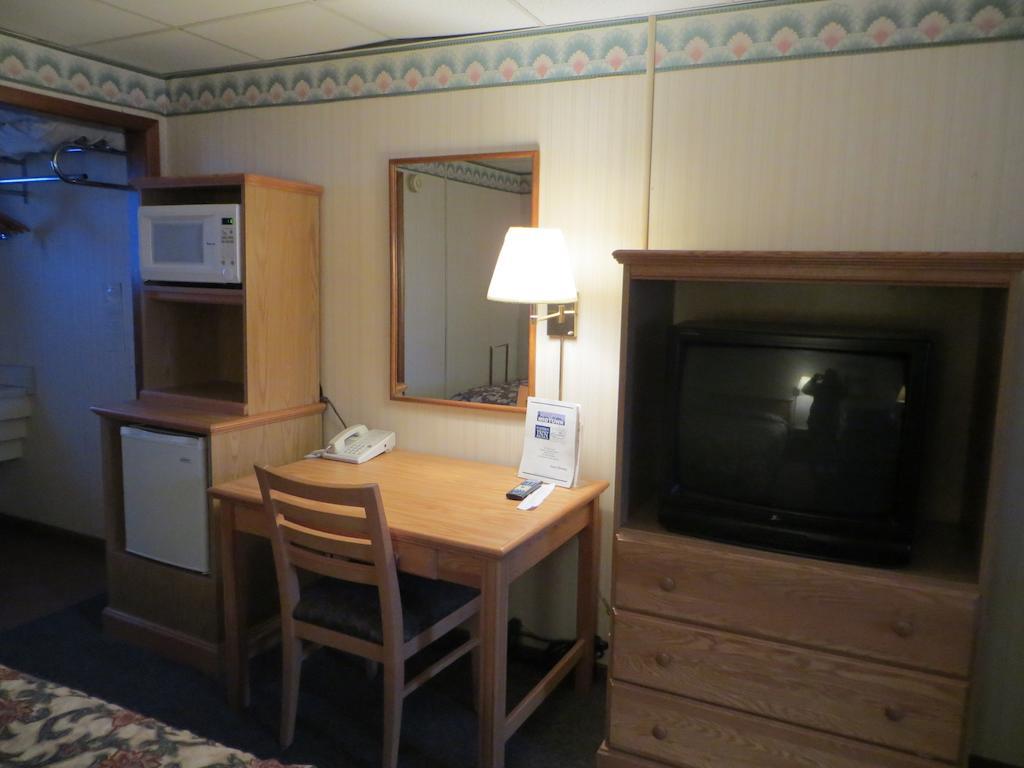 Midtown Western Inn - Карни Номер фото
