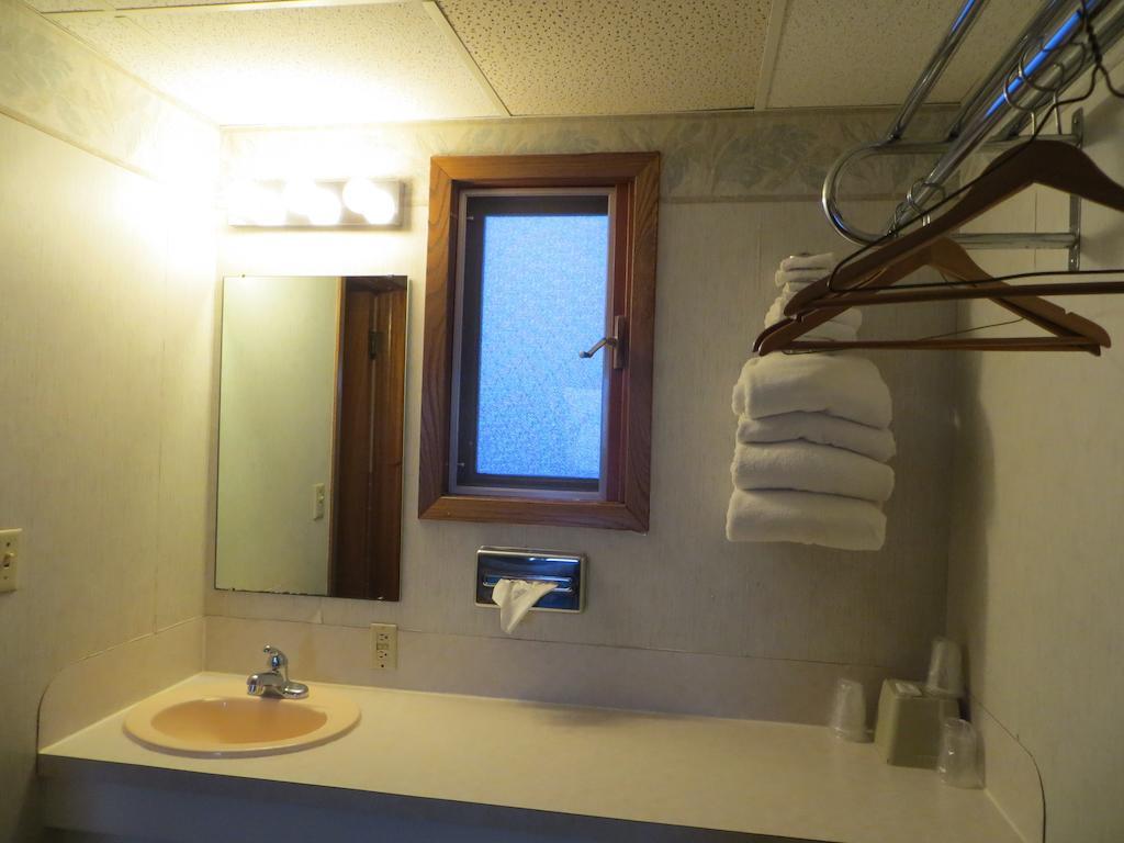 Midtown Western Inn - Карни Номер фото